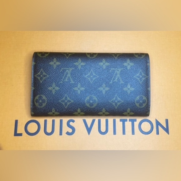 LOUIS VUITTON ❤️❤️ PORTE TRESOR INTERNATIONAL TRIFOLD MONOGRAM LONG WALLET - Picture 3 of 15